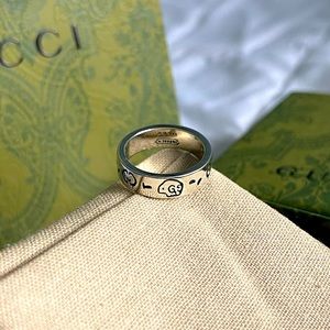 GUCCIGHOST RING